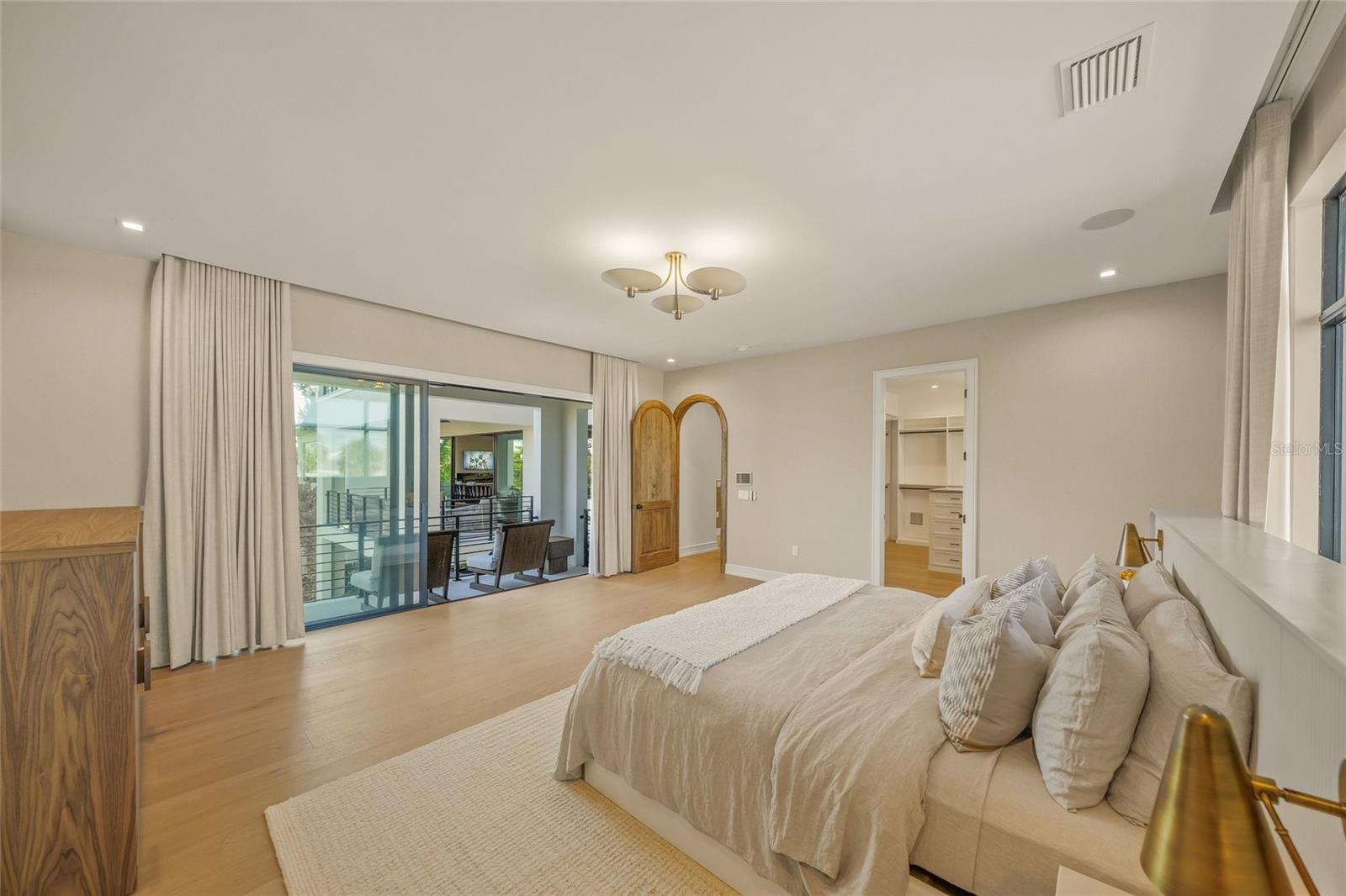 Image 19 of 46 For 821 Bay Boulevard