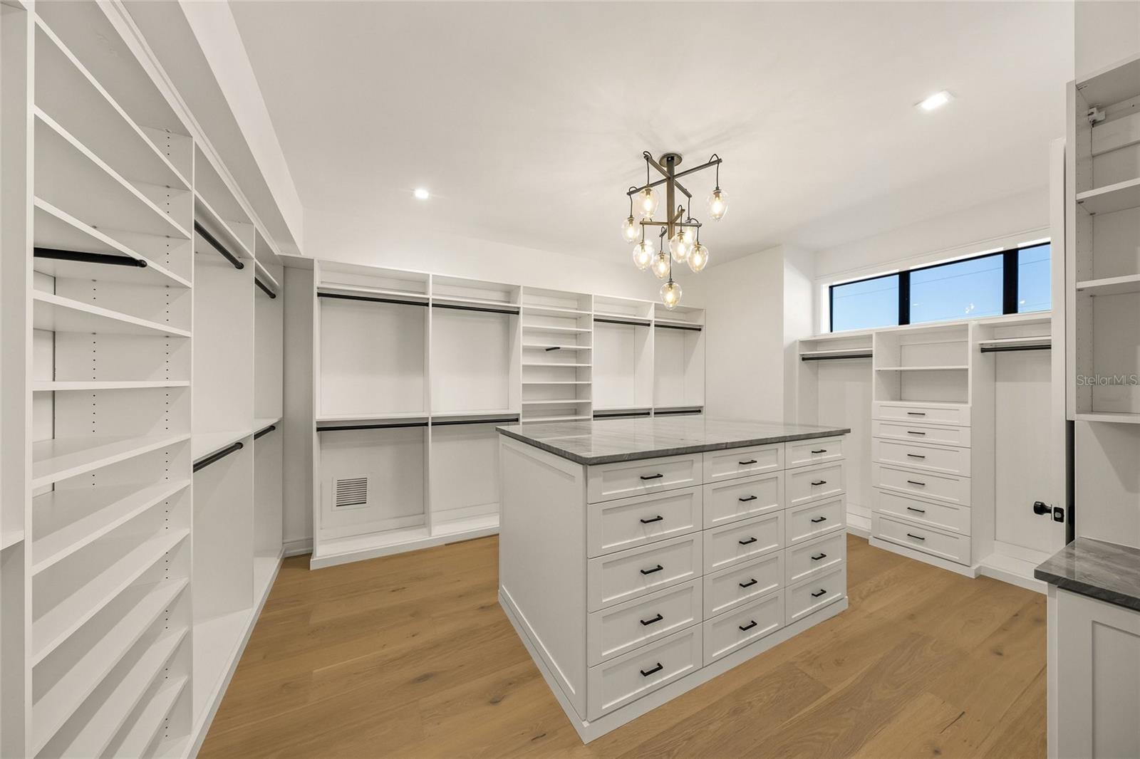 Image 21 of 46 For 821 Bay Boulevard