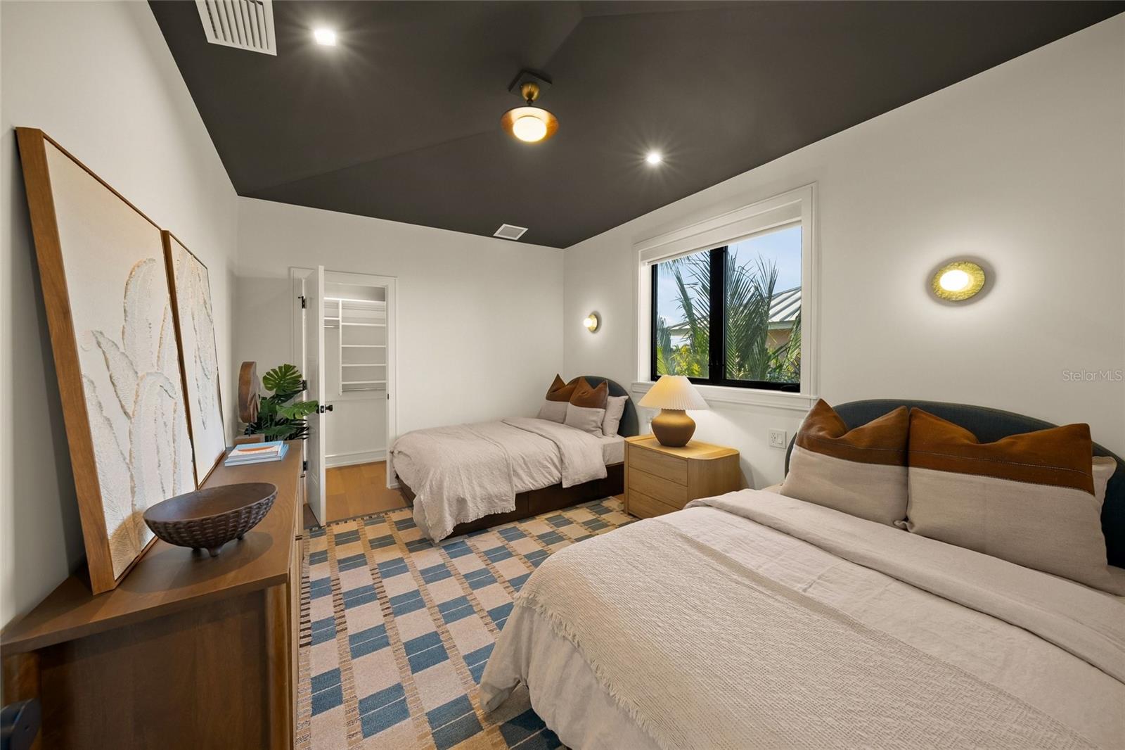 Image 29 of 46 For 821 Bay Boulevard