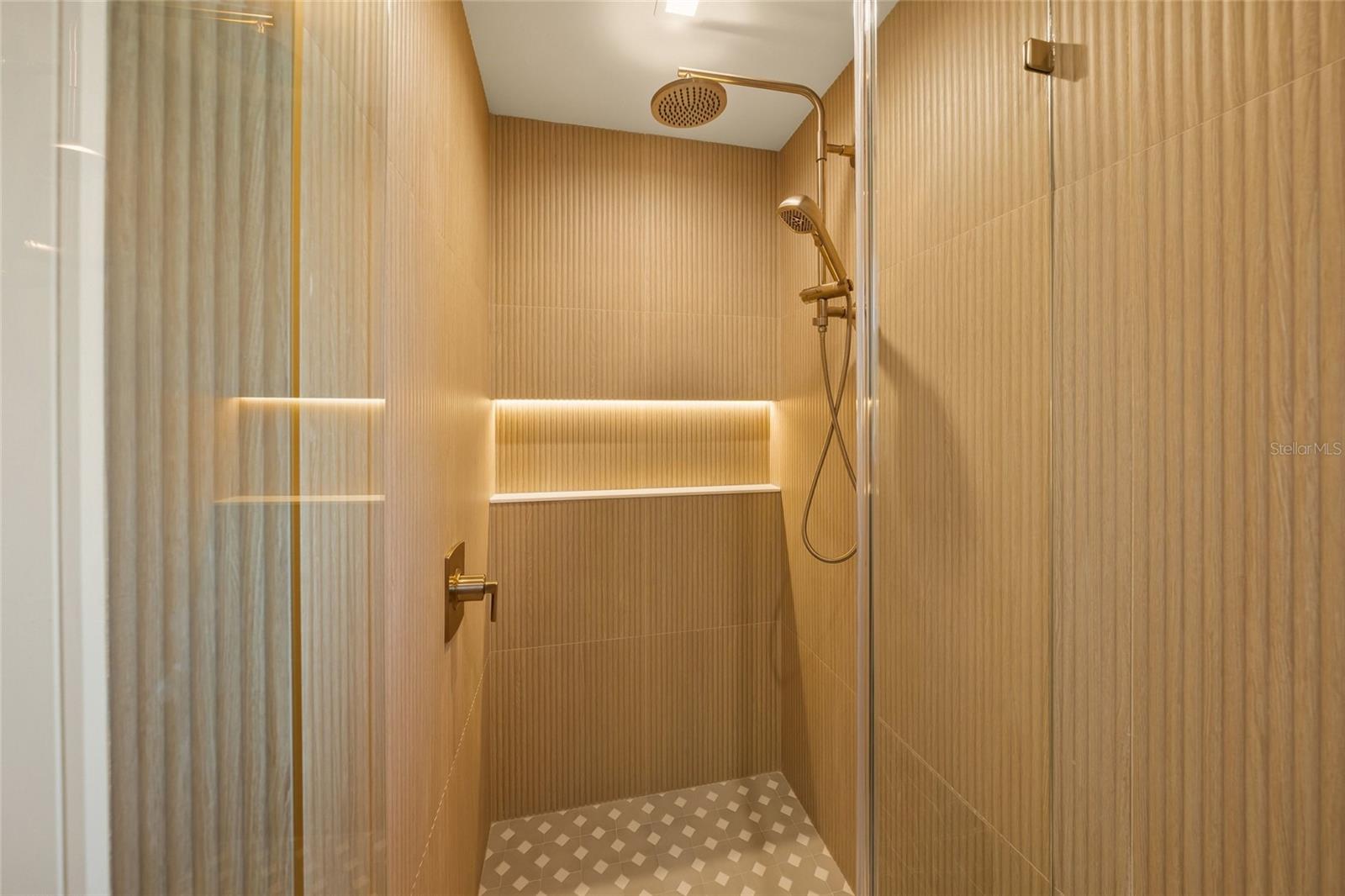 Image 33 of 46 For 821 Bay Boulevard