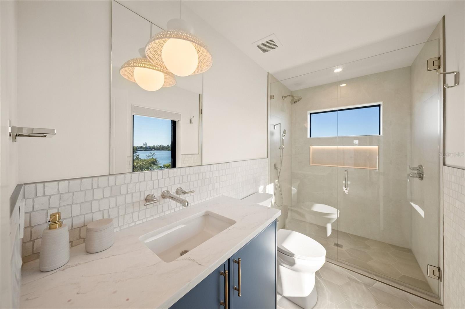 Image 35 of 46 For 821 Bay Boulevard