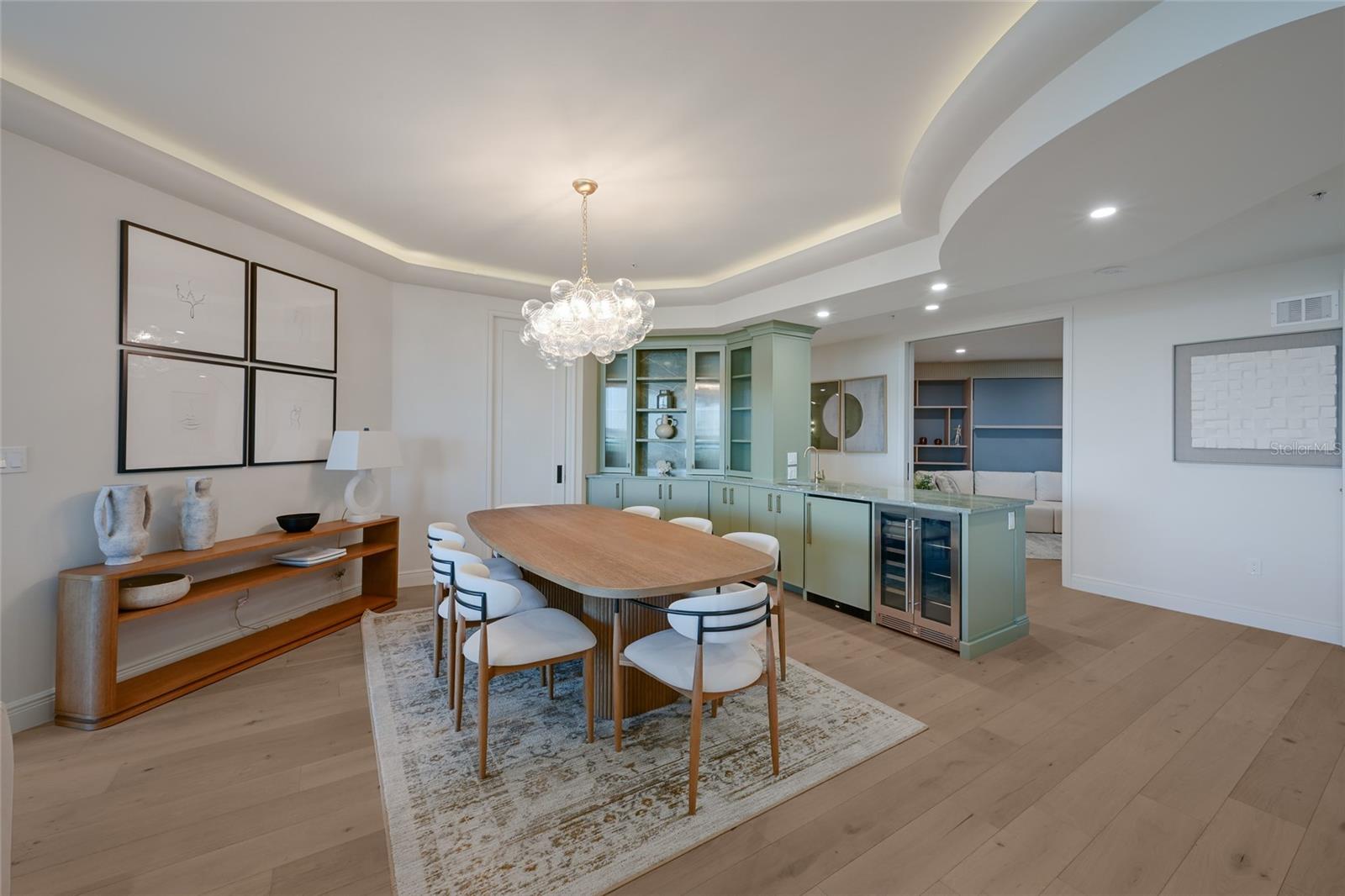 Listing photo id 9 for 1300 Benjamin Franklin Drive 809