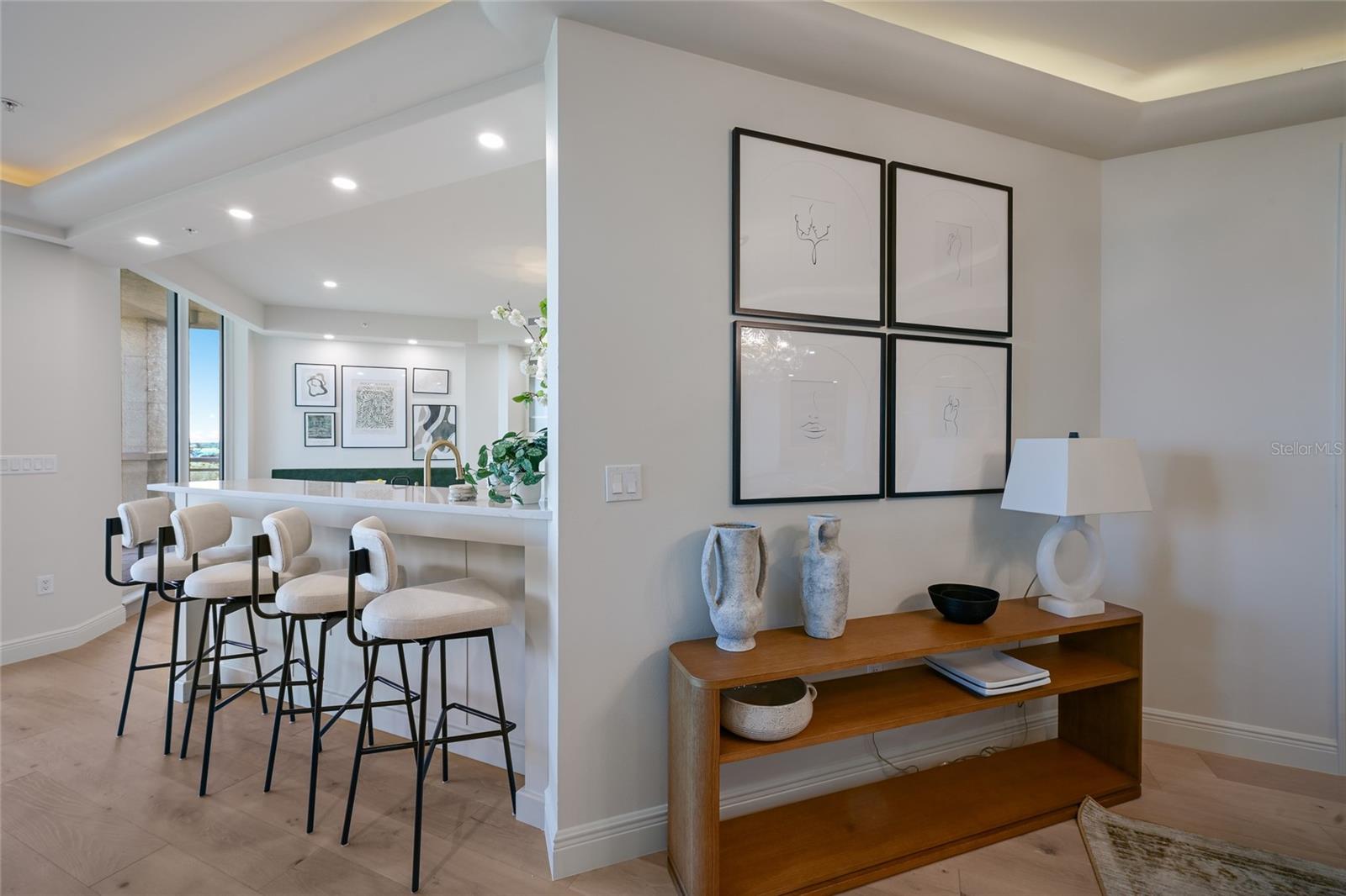 Listing photo id 12 for 1300 Benjamin Franklin Drive 809