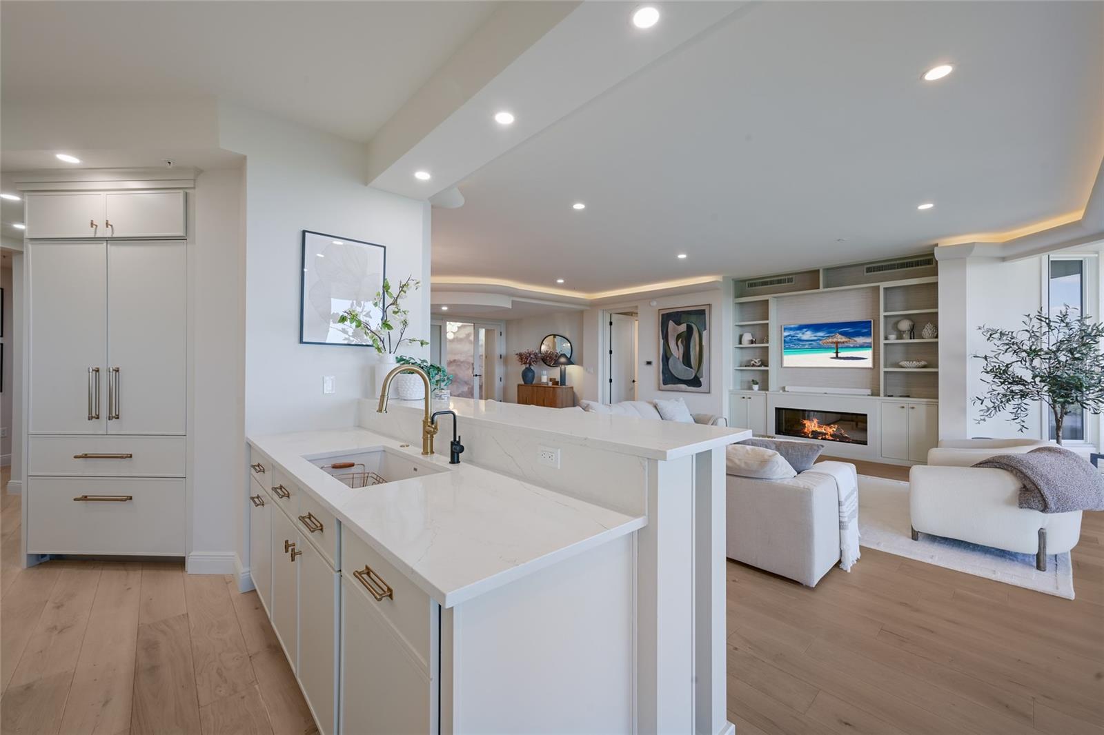 Listing photo id 13 for 1300 Benjamin Franklin Drive 809