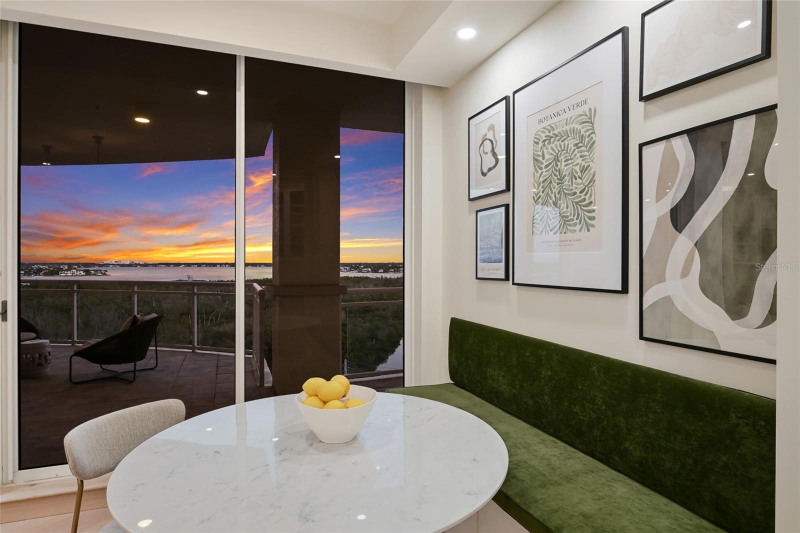 Listing photo id 19 for 1300 Benjamin Franklin Drive 809