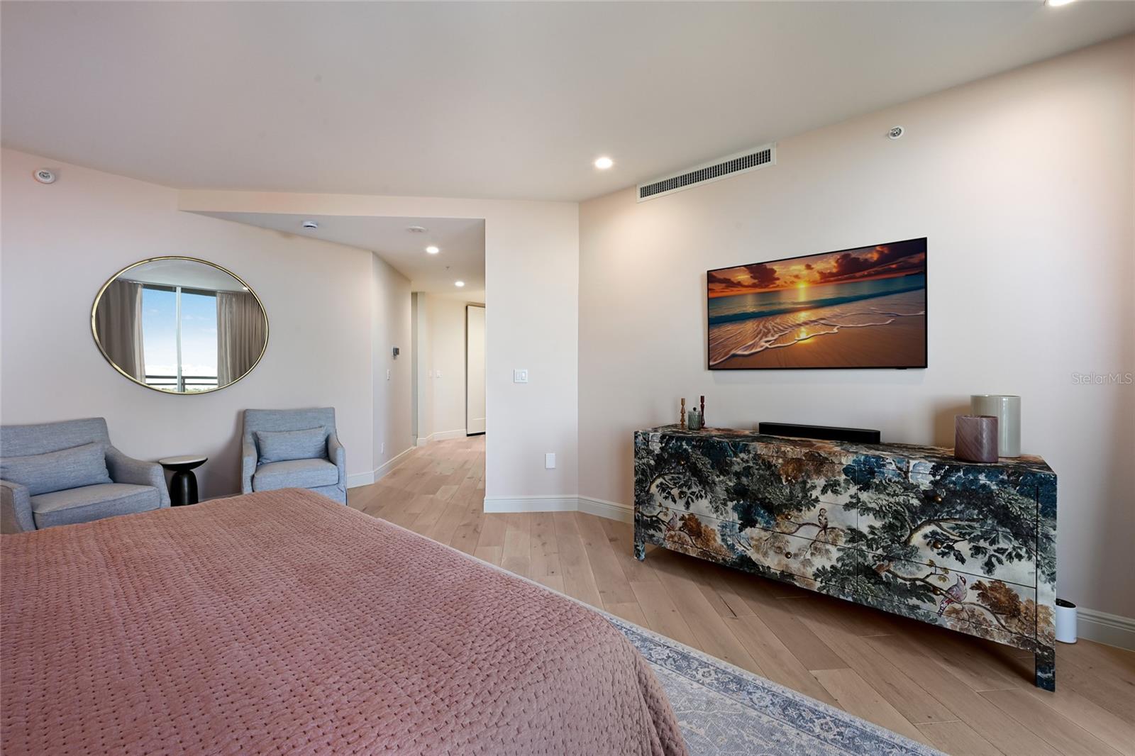 Listing photo id 28 for 1300 Benjamin Franklin Drive 809