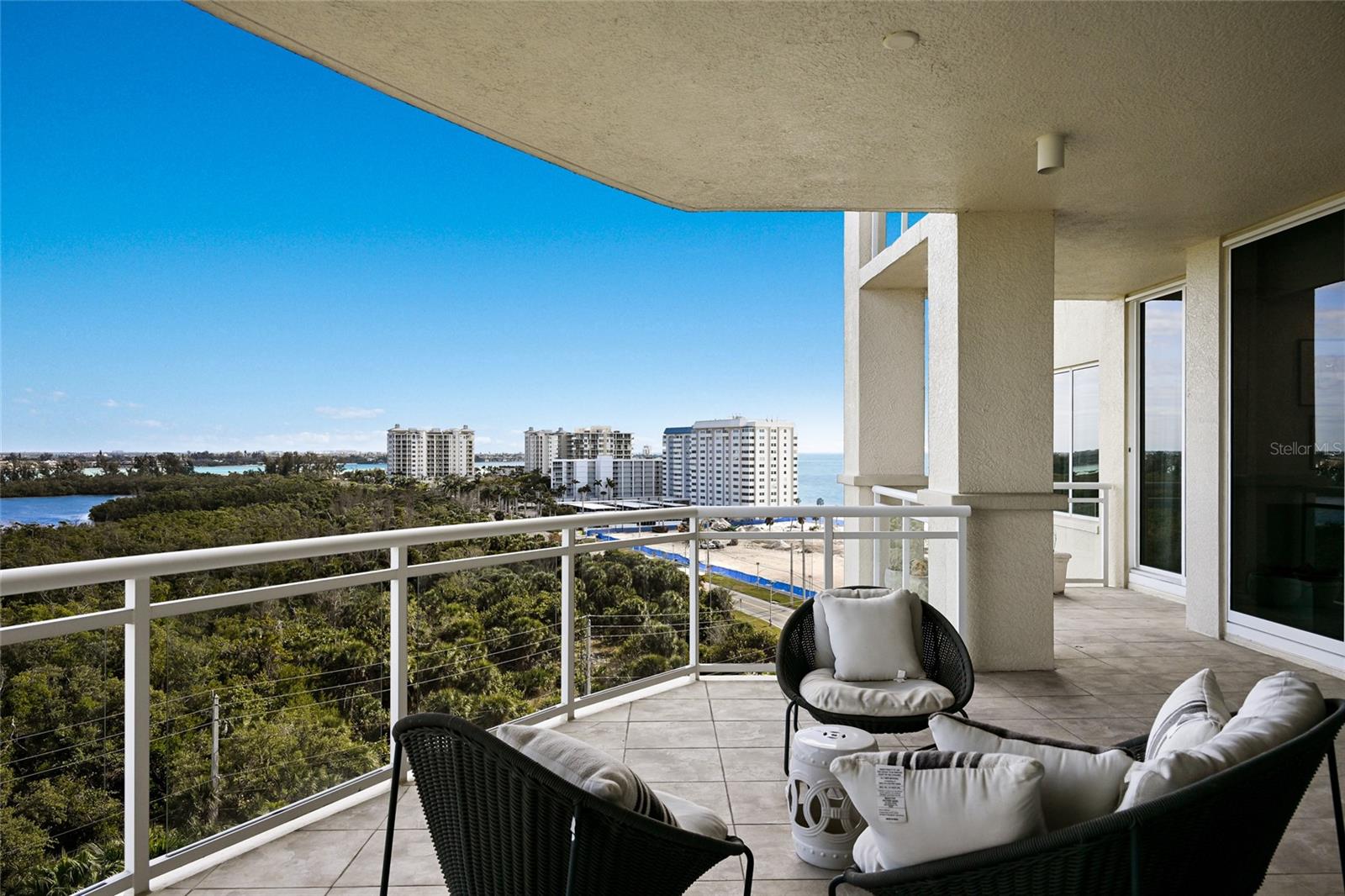 Listing photo id 37 for 1300 Benjamin Franklin Drive 809
