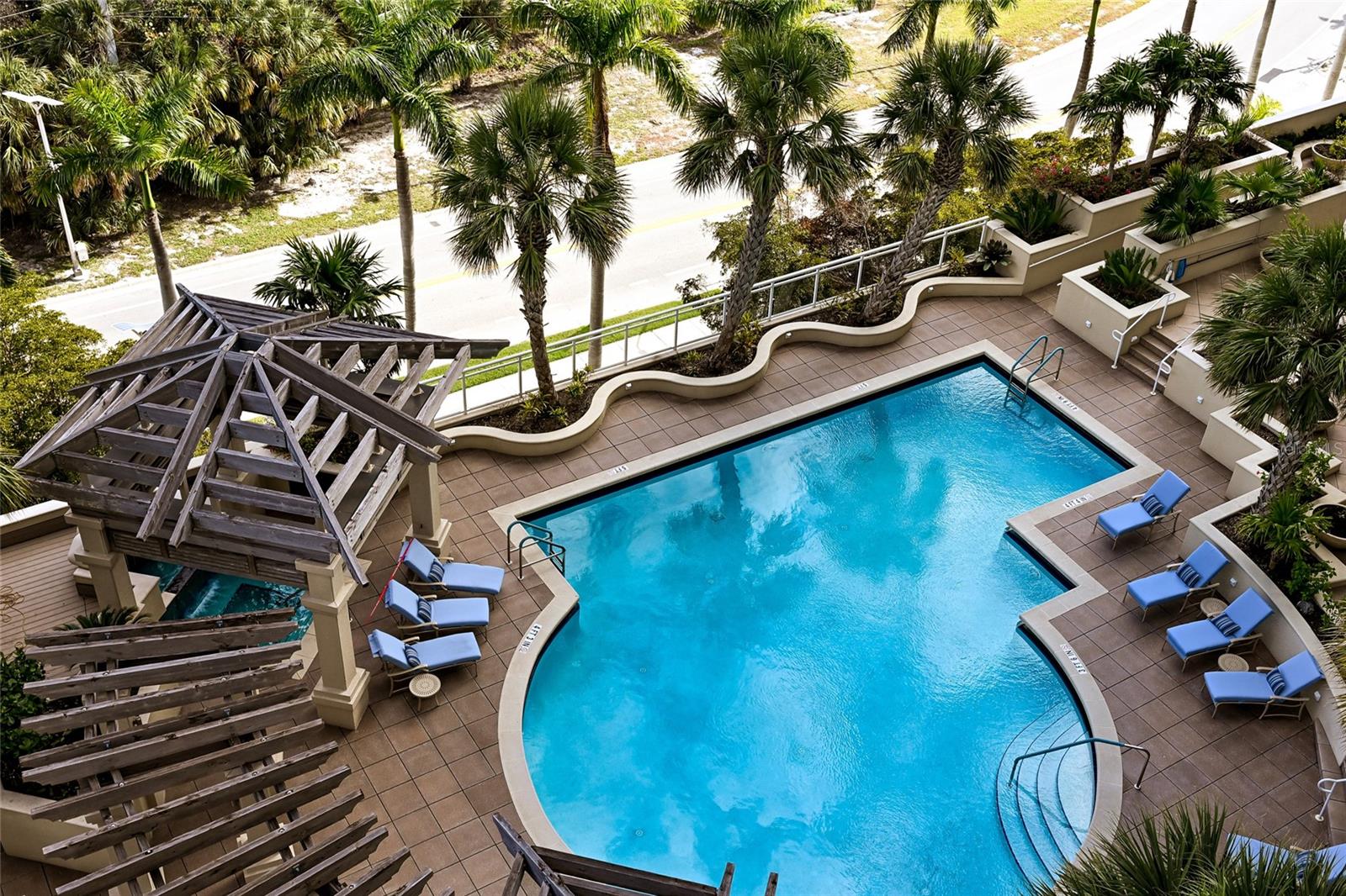 Listing photo id 39 for 1300 Benjamin Franklin Drive 809