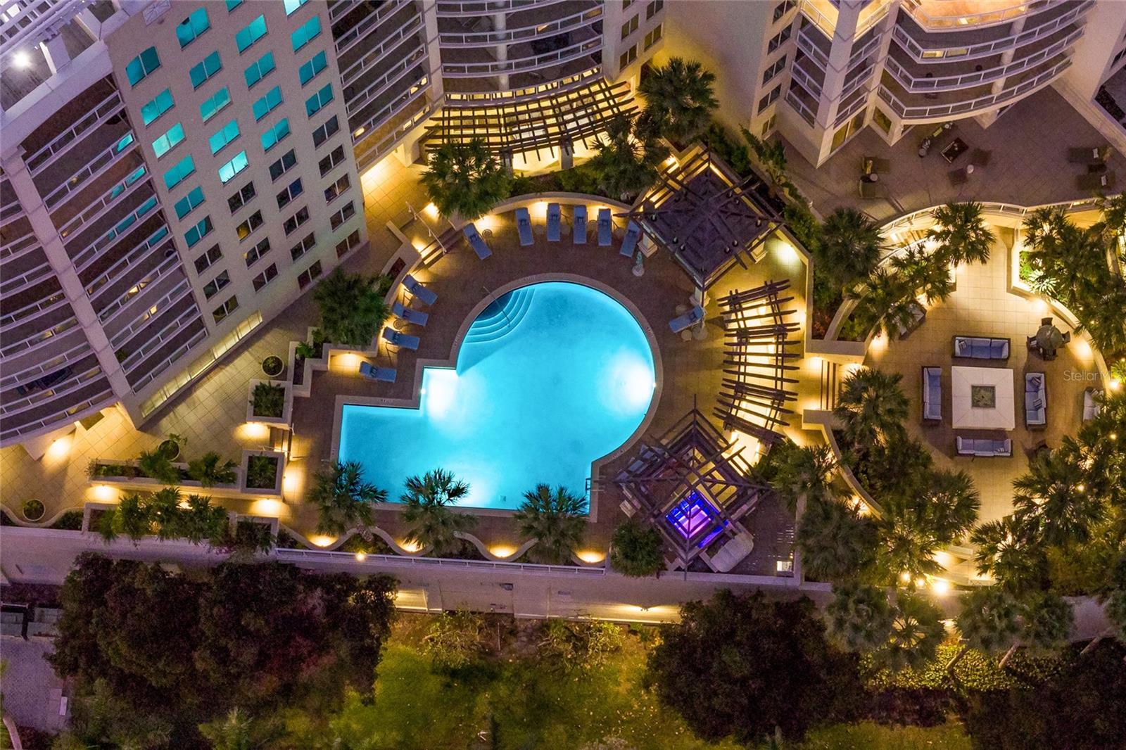 Listing photo id 3 for 1300 Benjamin Franklin Drive 809