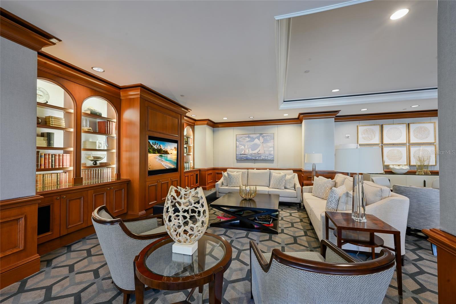 Listing photo id 54 for 1300 Benjamin Franklin Drive 809