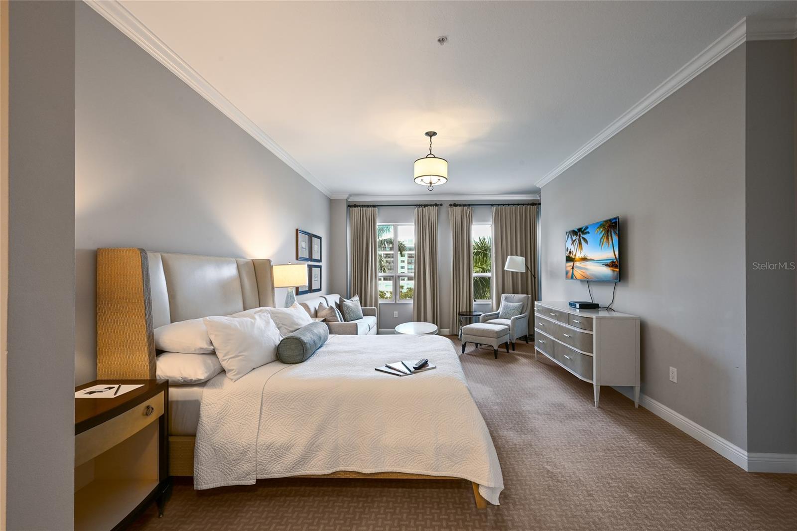 Listing photo id 59 for 1300 Benjamin Franklin Drive 809