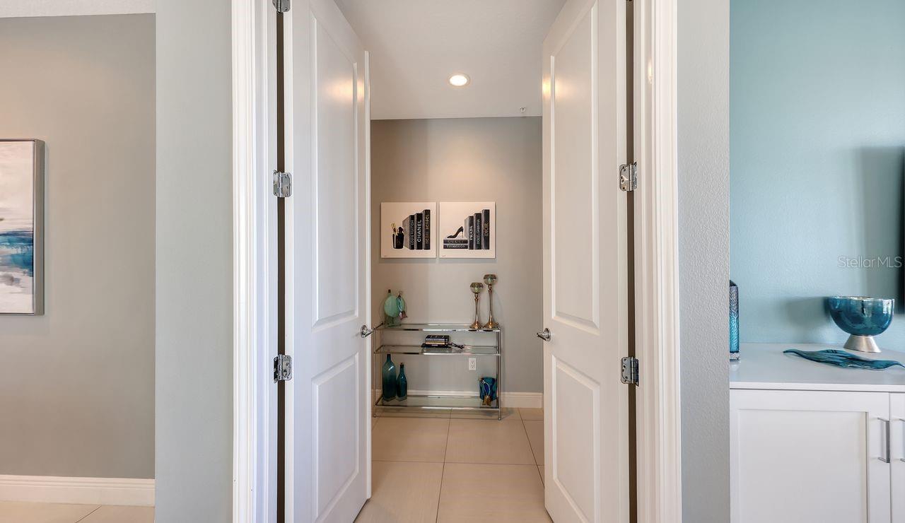 Image 18 of 67 For 10530 Boardwalk Loop 505