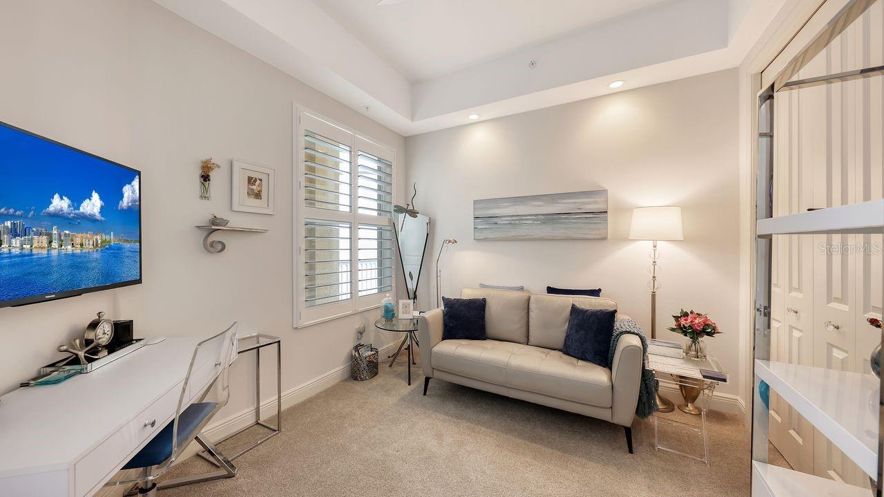 Image 34 of 67 For 10530 Boardwalk Loop 505