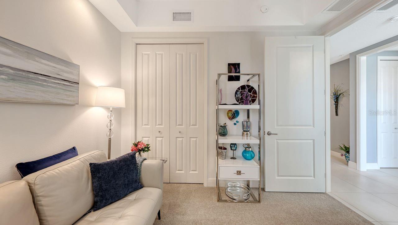 Image 35 of 67 For 10530 Boardwalk Loop 505