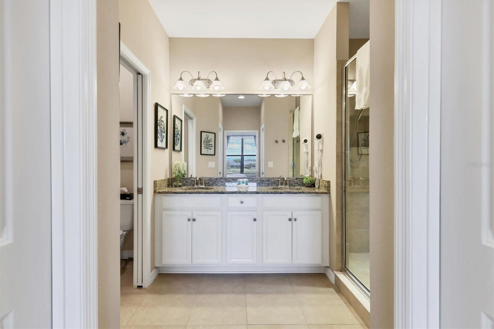 Image 25 of 76 For 13719 Messina Loop 202