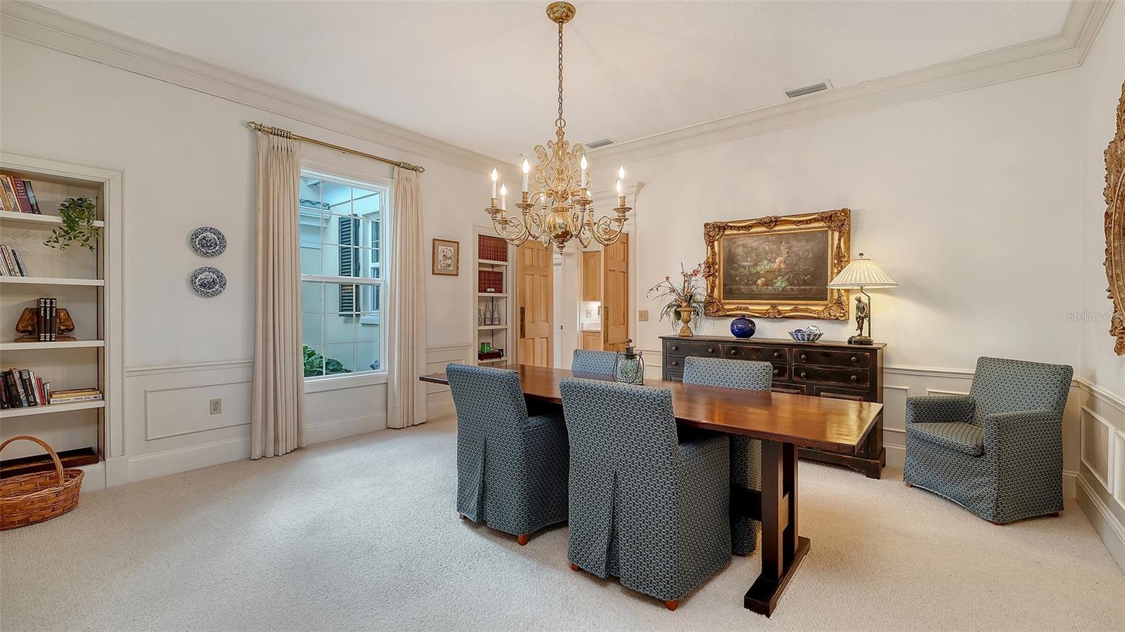 Image 11 of 93 For 227 Saint James Park