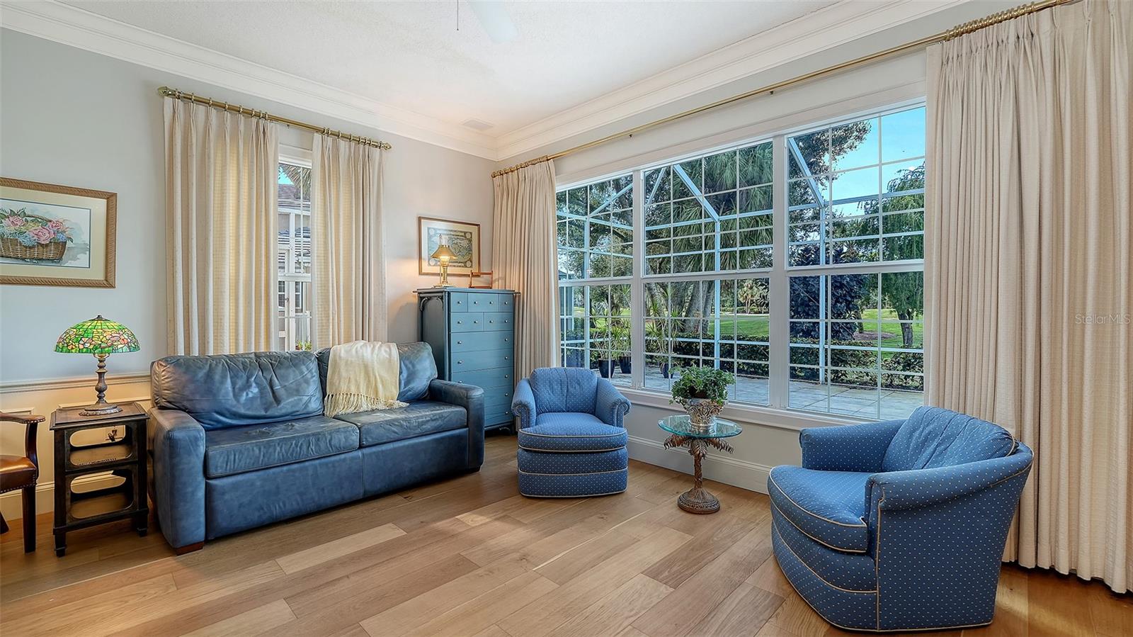 Image 27 of 93 For 227 Saint James Park