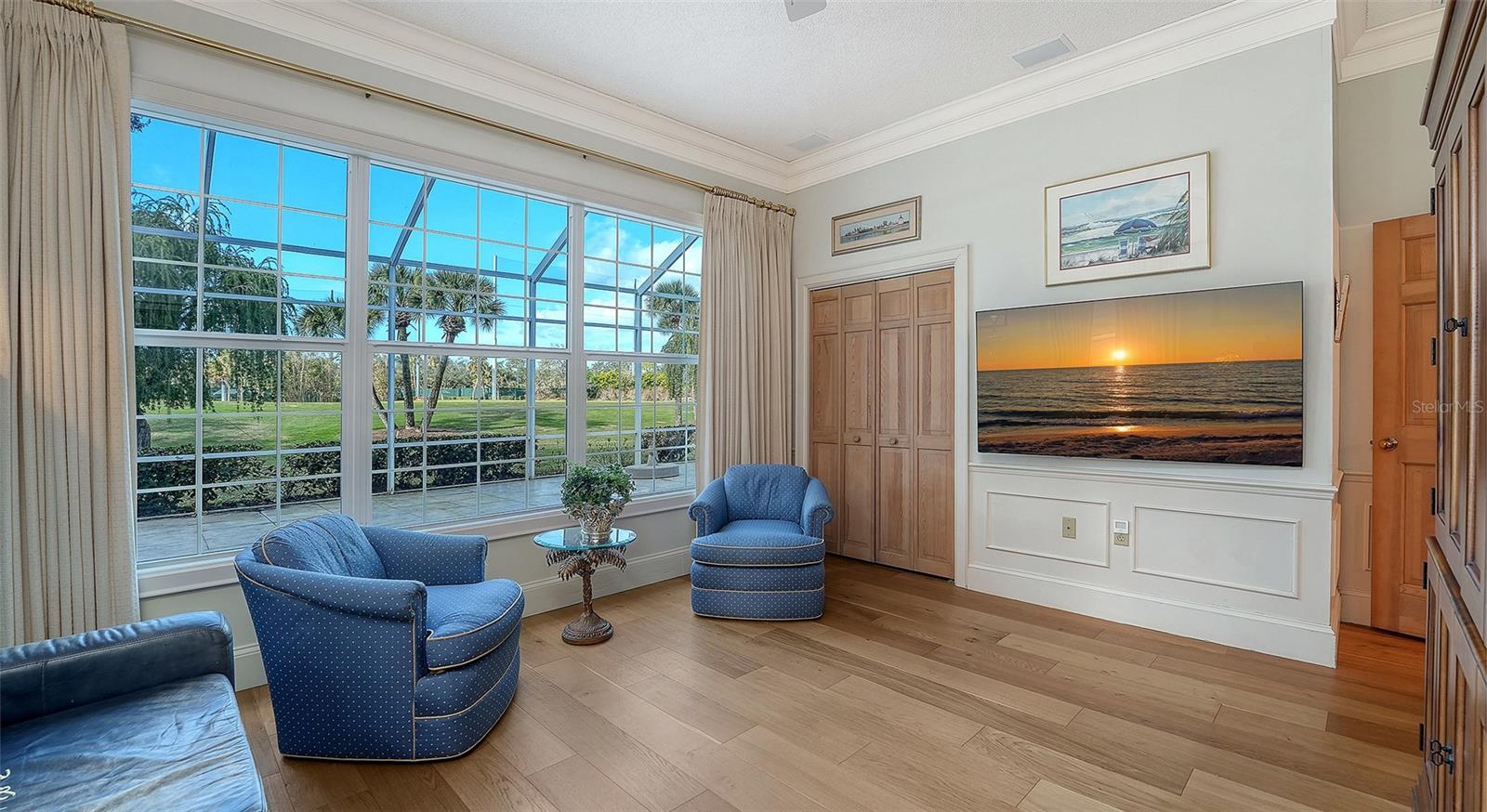 Image 28 of 93 For 227 Saint James Park