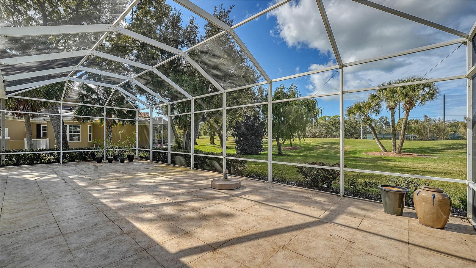 Image 32 of 93 For 227 Saint James Park