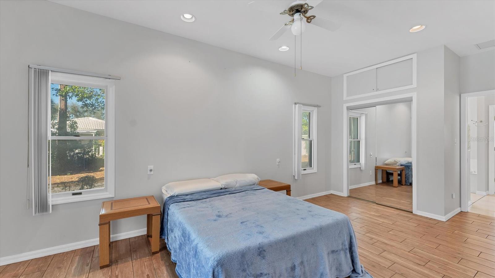 Image 21 of 47 For 467 Ingres Drive