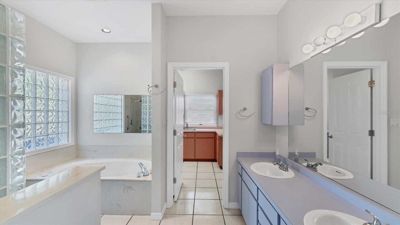 Image 23 of 47 For 467 Ingres Drive