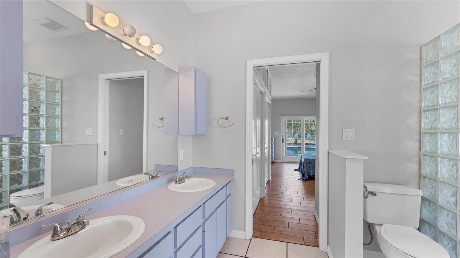 Image 27 of 47 For 467 Ingres Drive