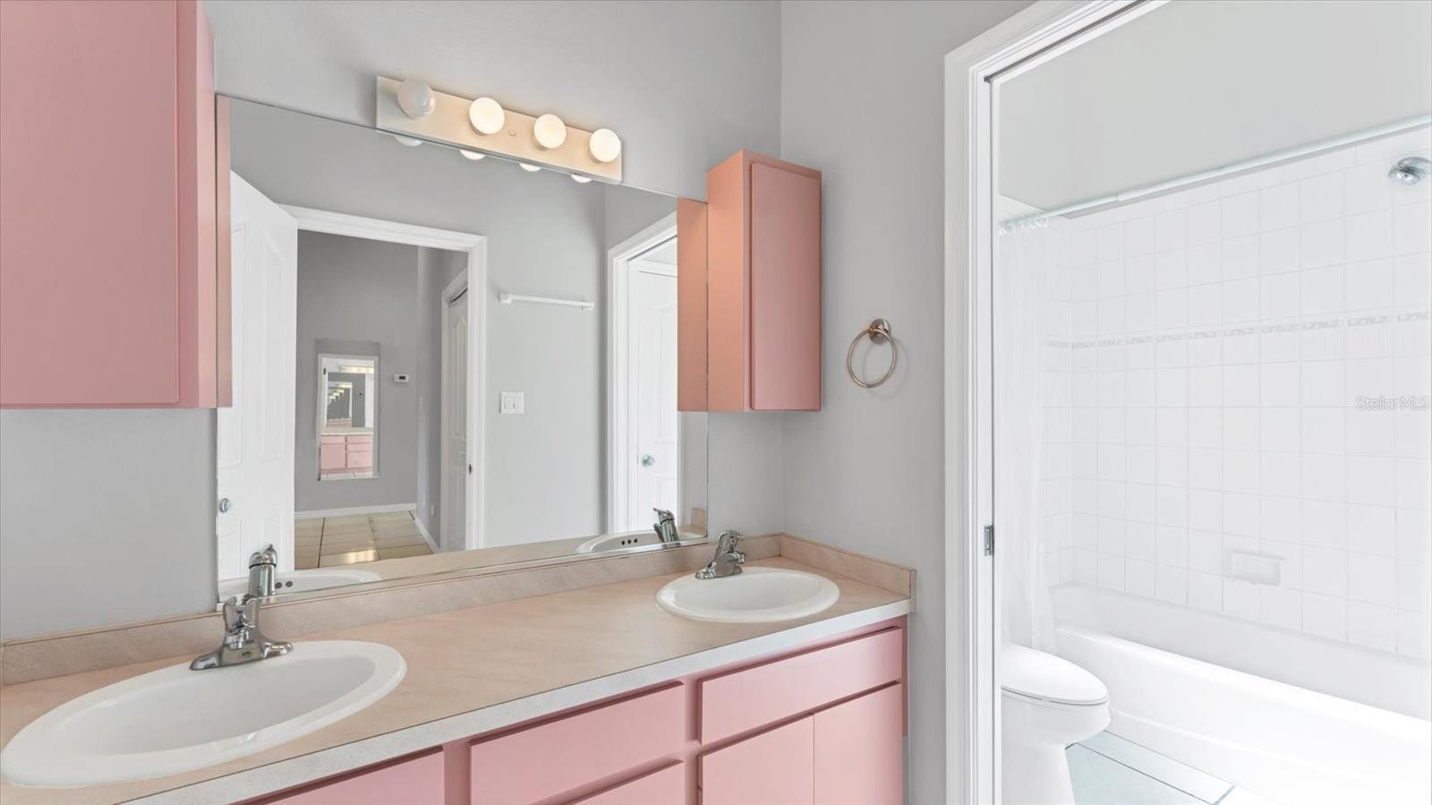 Image 31 of 47 For 467 Ingres Drive