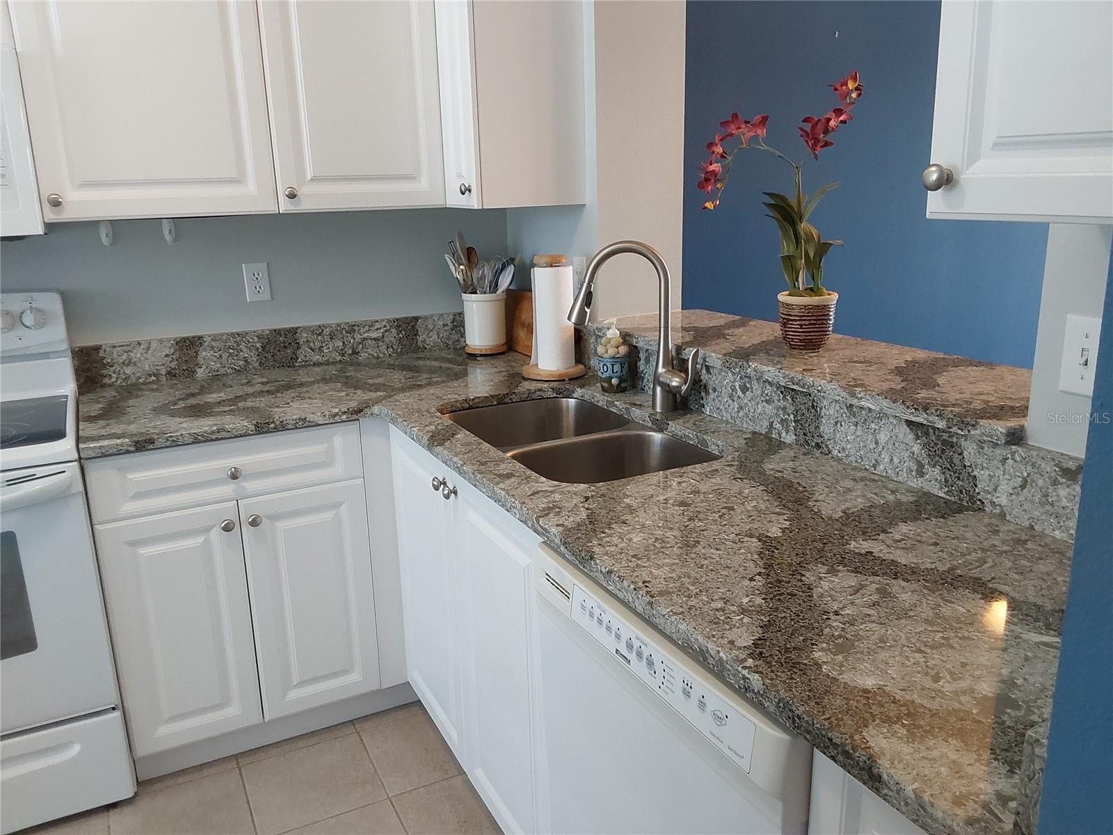 Image 10 of 65 For 3730 Pinebrook Circle 404