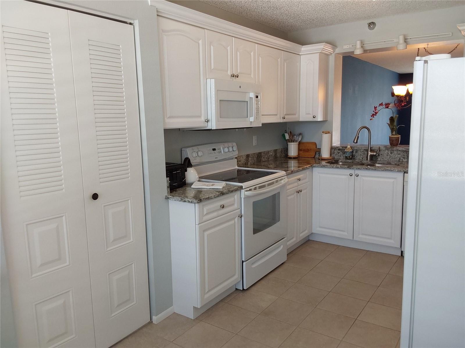 Image 12 of 65 For 3730 Pinebrook Circle 404