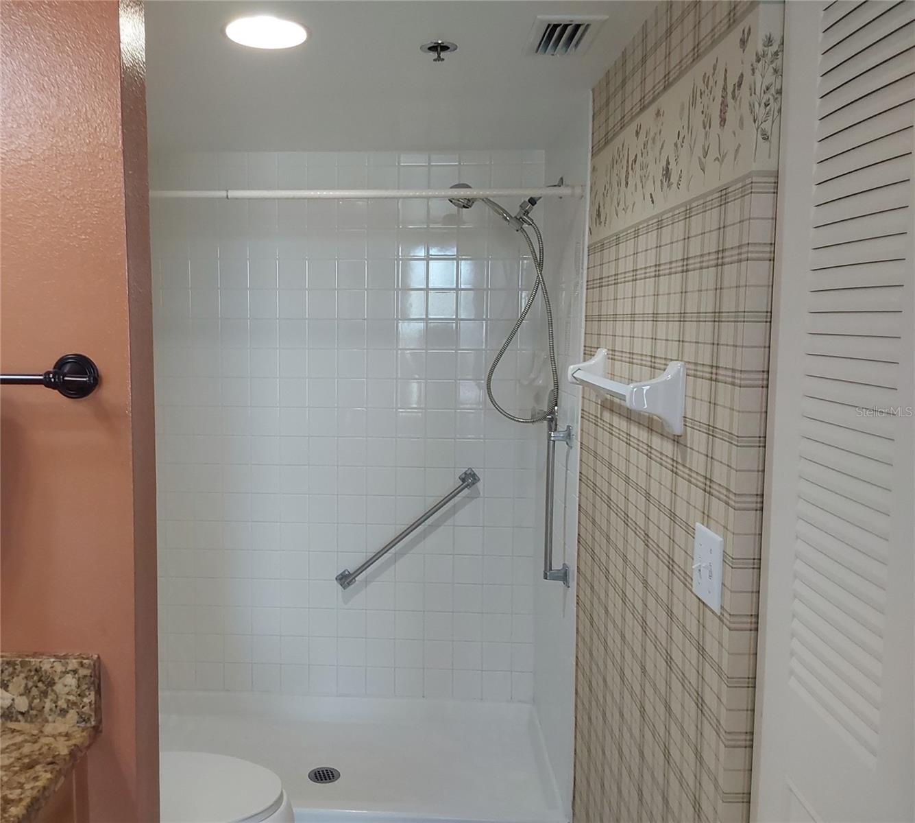 Image 25 of 65 For 3730 Pinebrook Circle 404