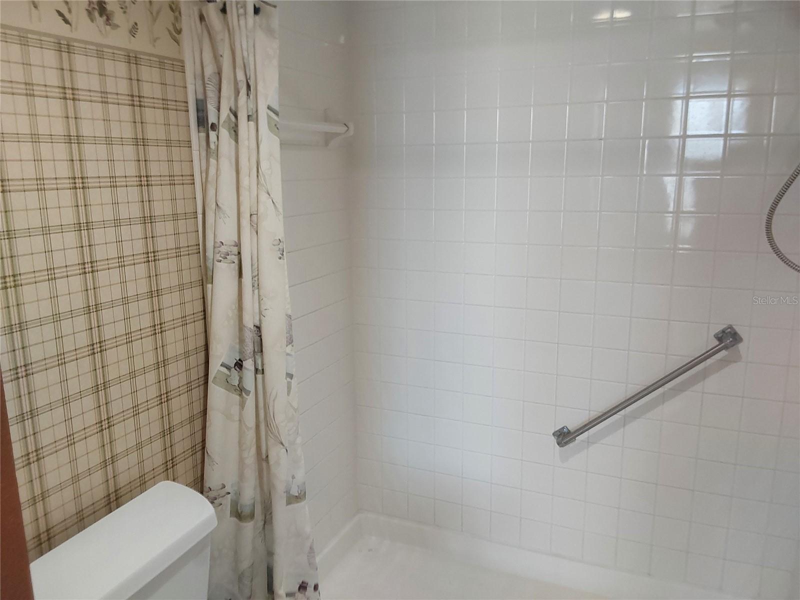 Image 26 of 65 For 3730 Pinebrook Circle 404