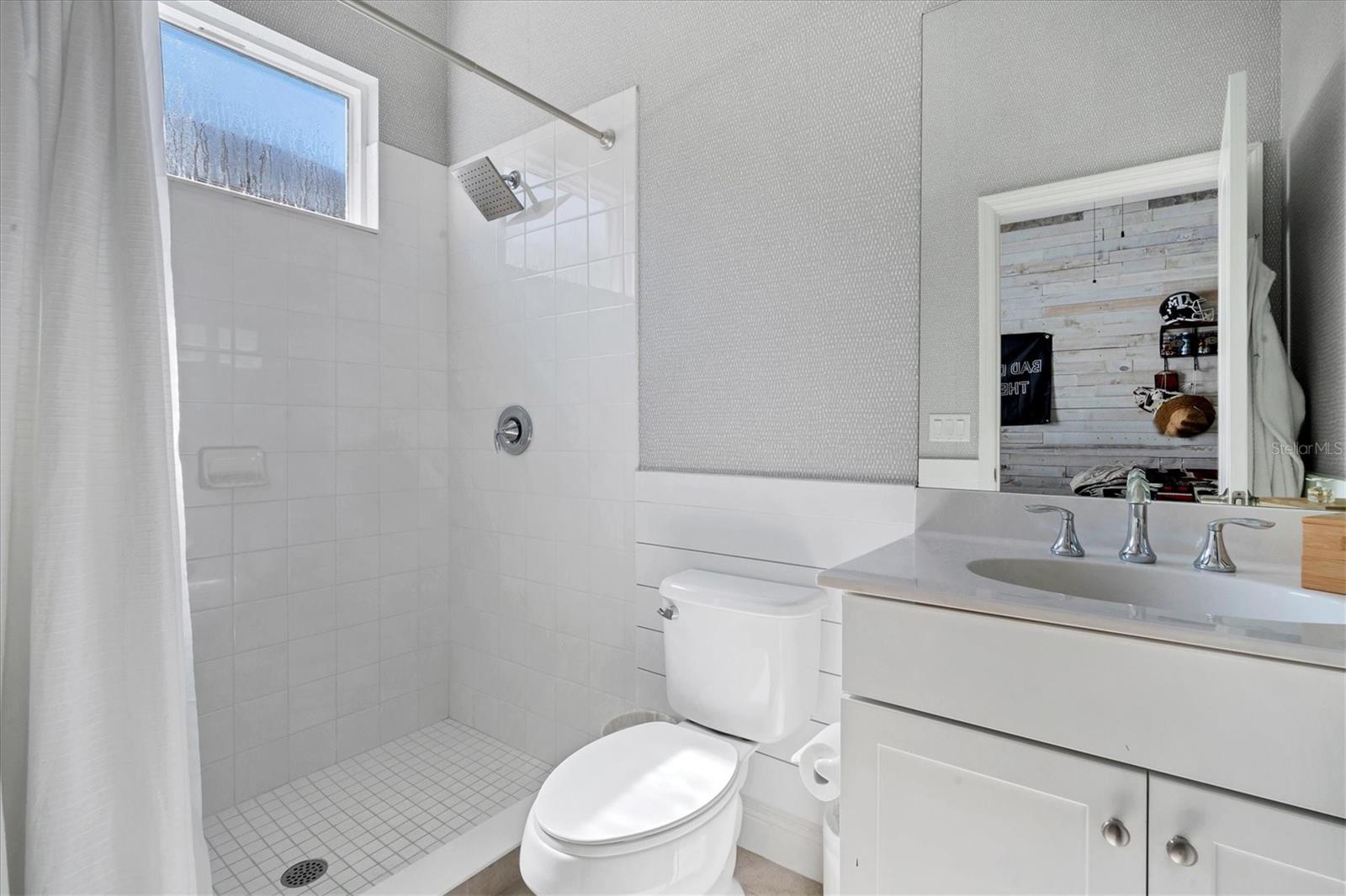 Image 16 of 37 For 2006 Red Lake Run