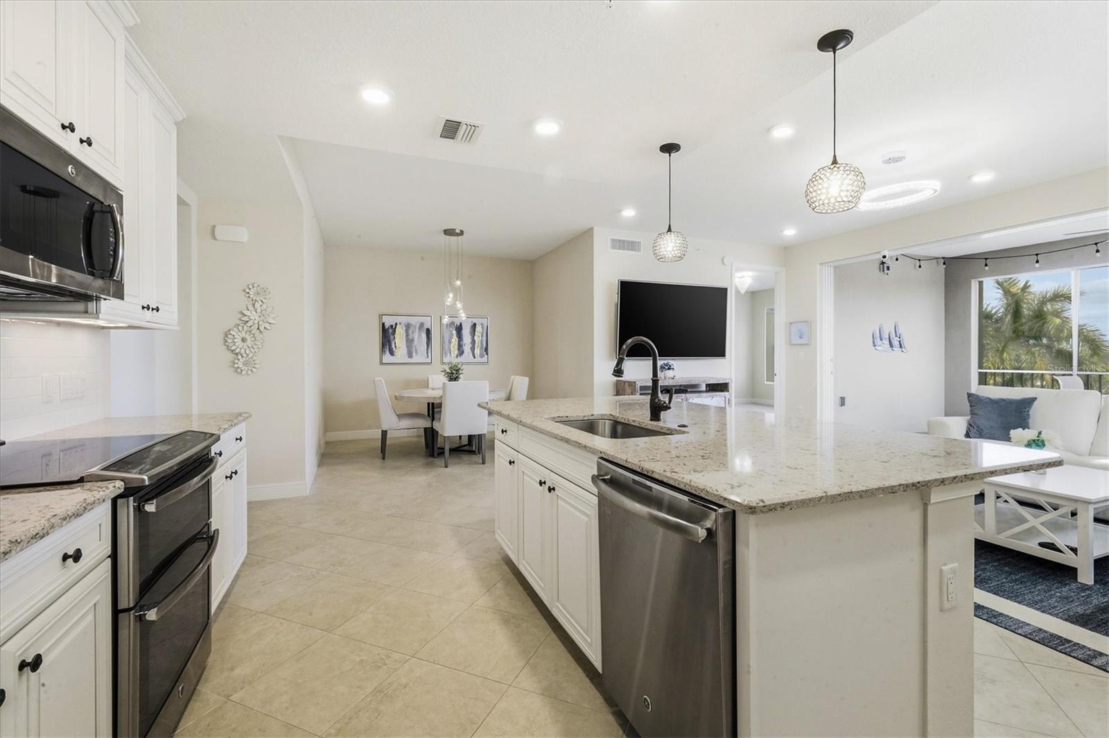 Image 12 of 51 For 395 Aruba Circle 303