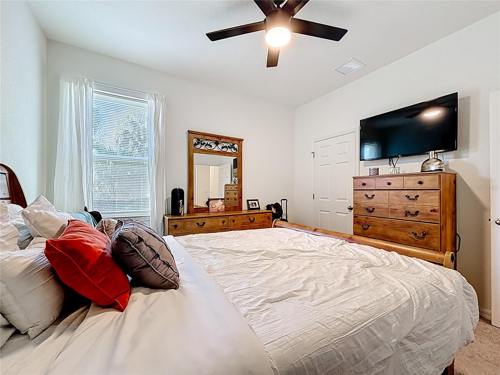 Image 33 of 57 For 3246 Dryden Street