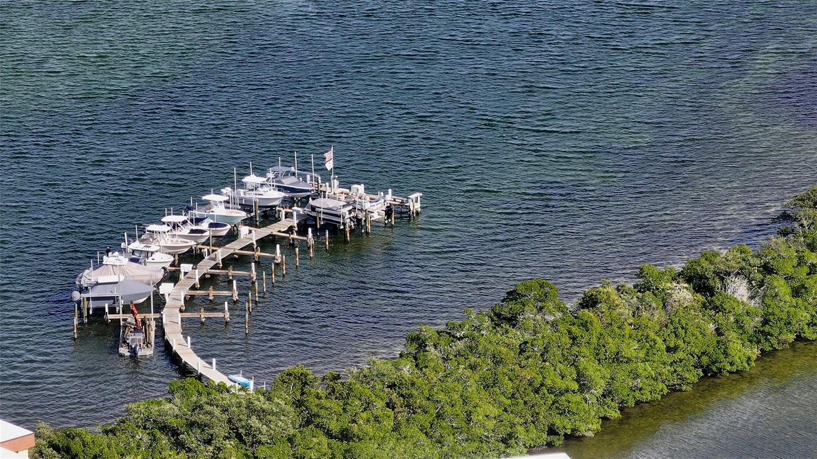 Image 18 of 53 For 8764 Midnight Pass Road A306