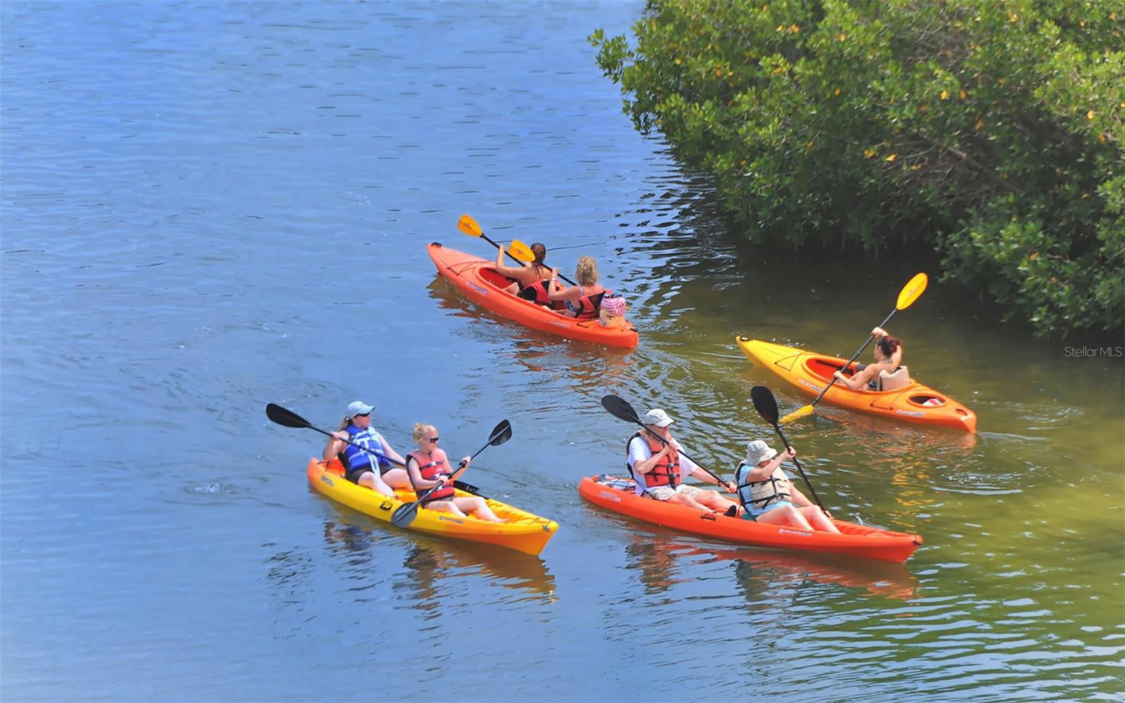 Image 22 of 53 For 8764 Midnight Pass Road A306