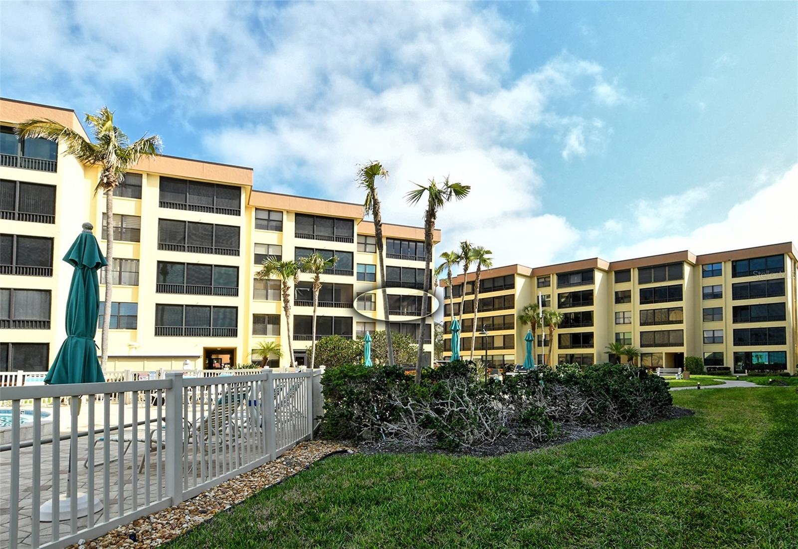 Image 4 of 53 For 8764 Midnight Pass Road A306