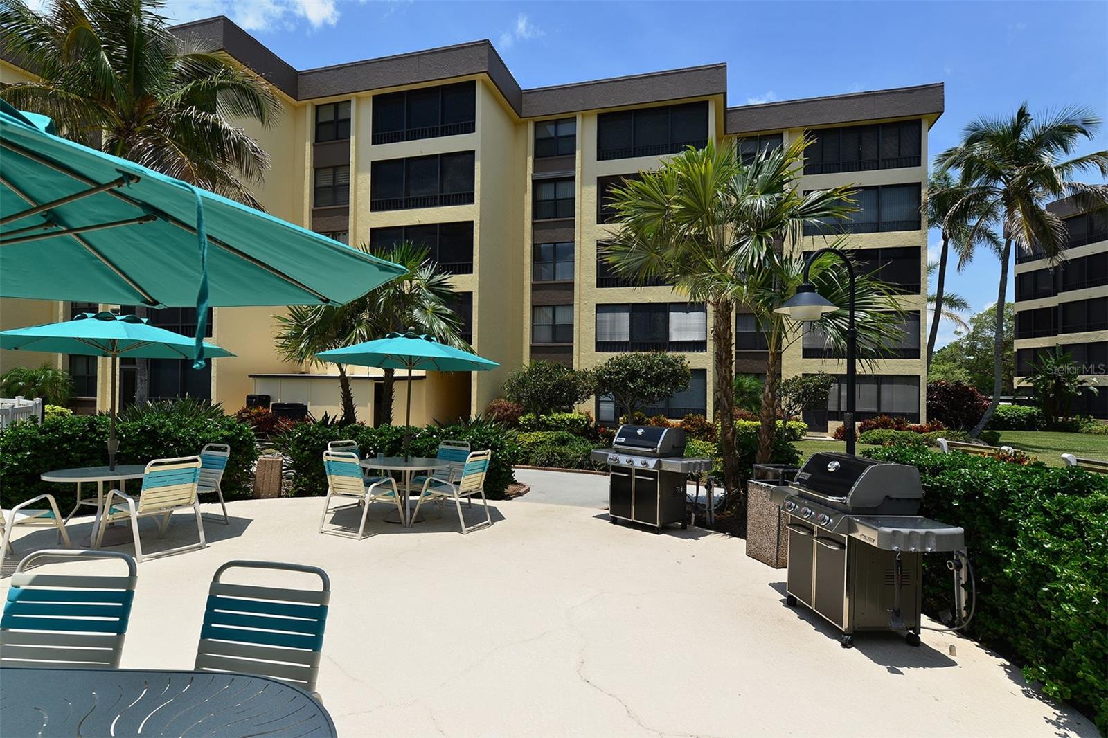 Image 7 of 53 For 8764 Midnight Pass Road A306