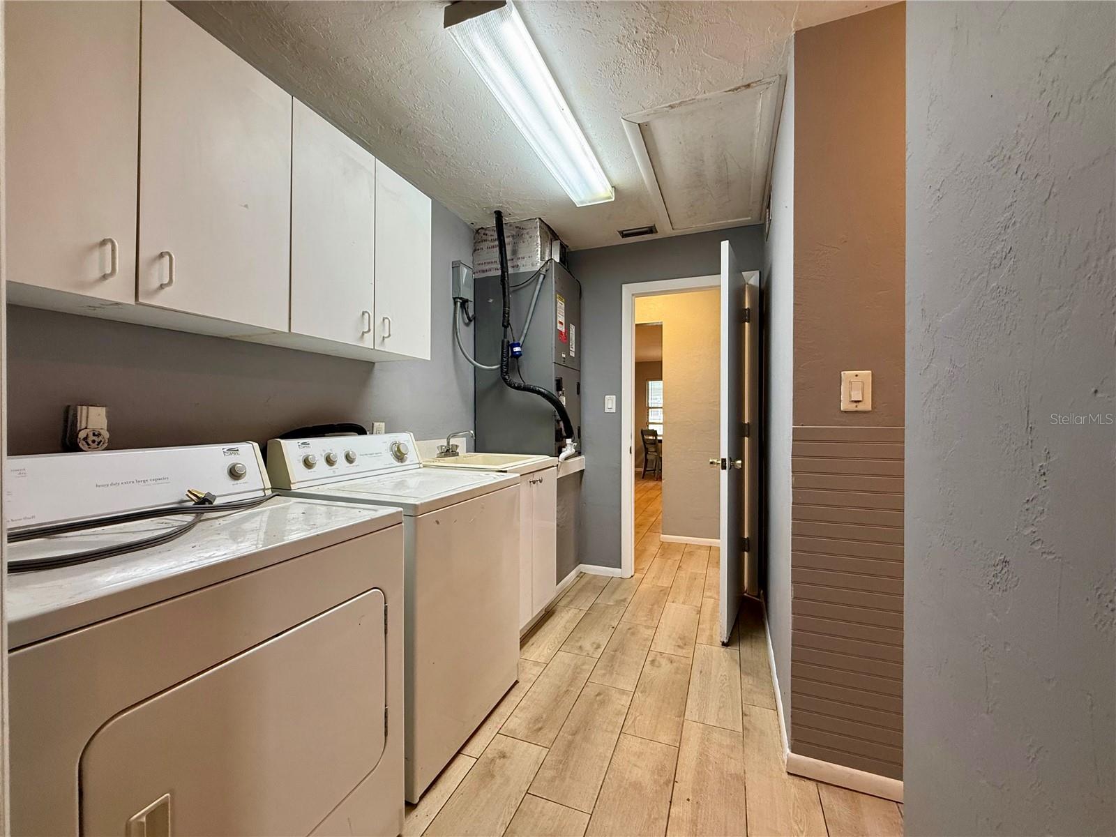 Image 10 of 22 For 2328 Cass Street