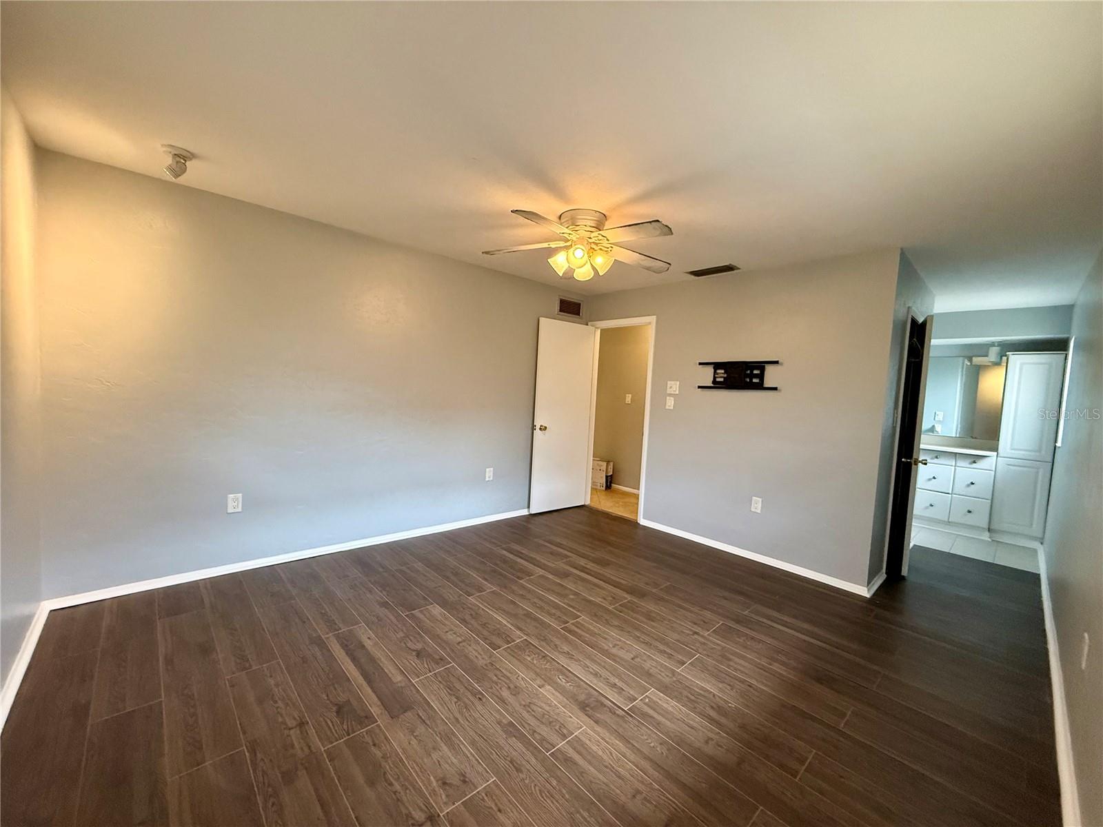 Image 16 of 22 For 2328 Cass Street