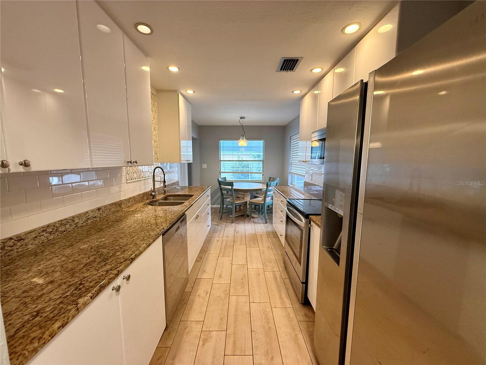 Image 9 of 22 For 2328 Cass Street