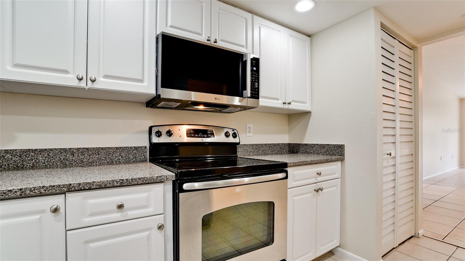 Image 14 of 39 For 1225 56th Street W