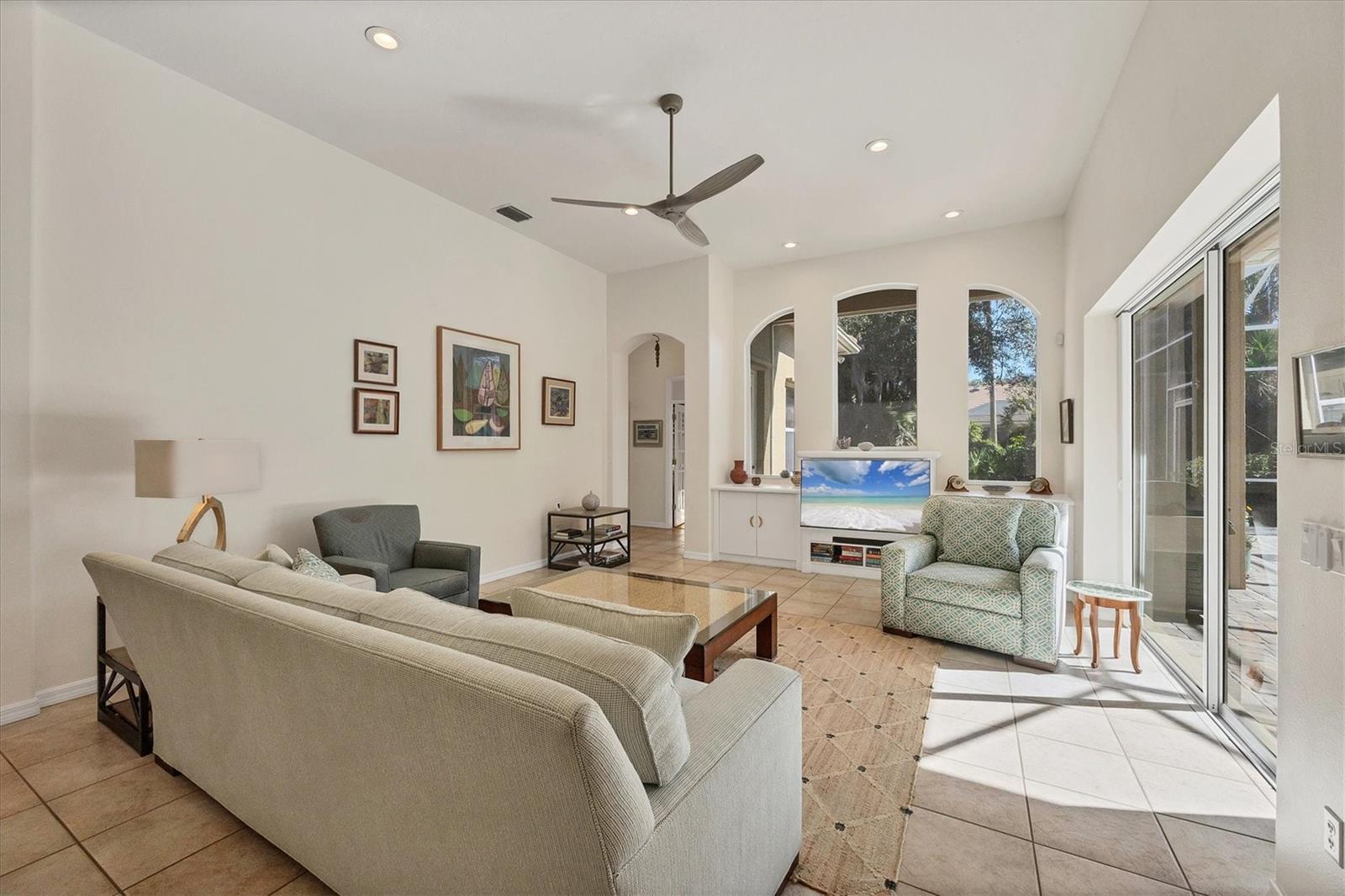 Image 18 of 76 For 7933 Wyndham Court