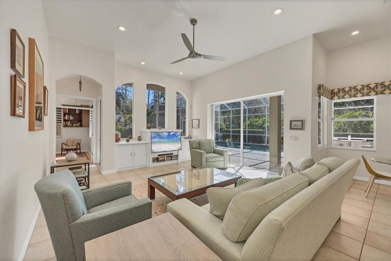 Image 19 of 76 For 7933 Wyndham Court