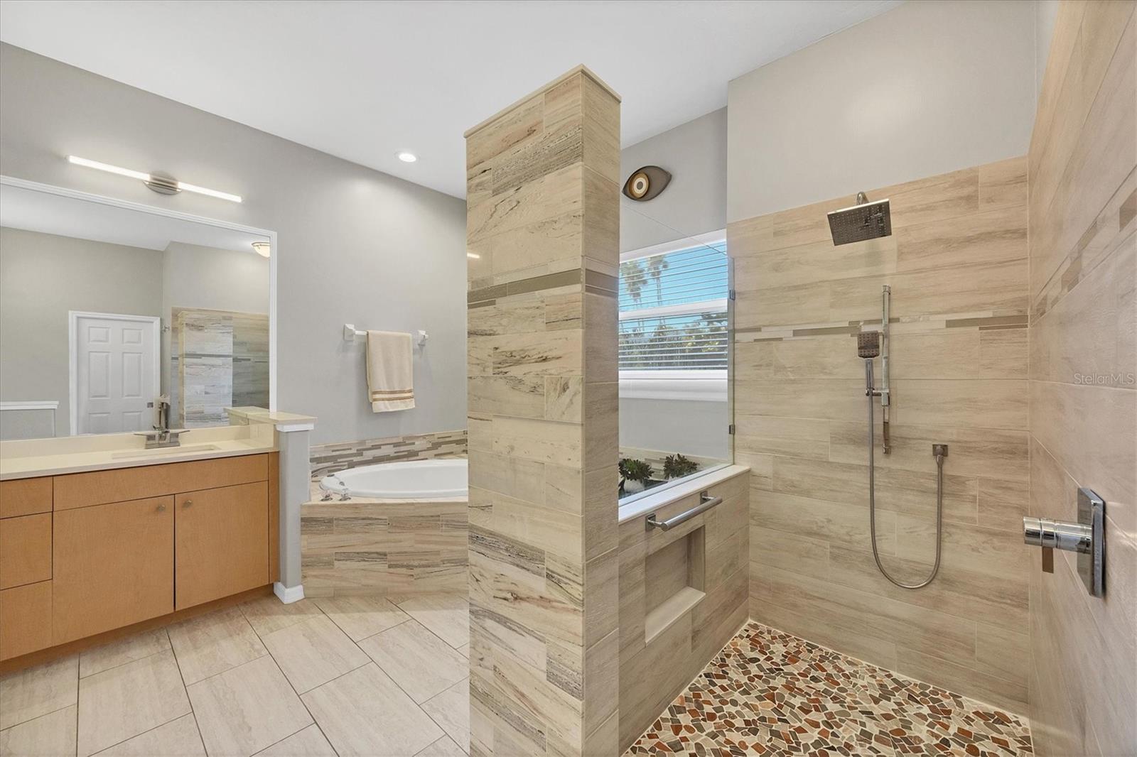 Image 26 of 76 For 7933 Wyndham Court