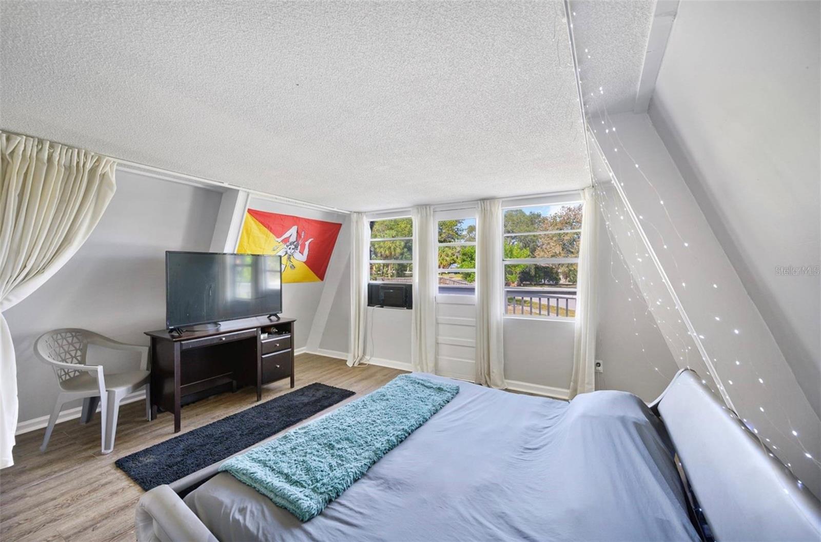 Image 18 of 23 For 900 Riverside Drive