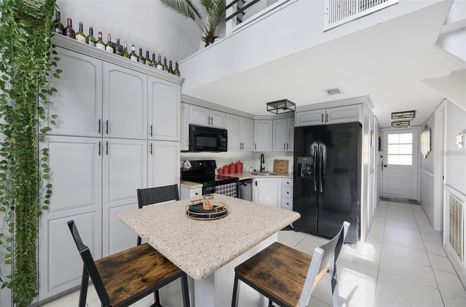 Image 5 of 23 For 900 Riverside Drive