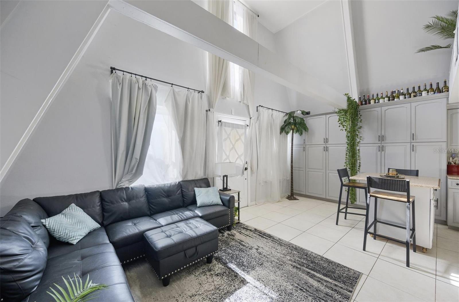 Image 9 of 23 For 900 Riverside Drive