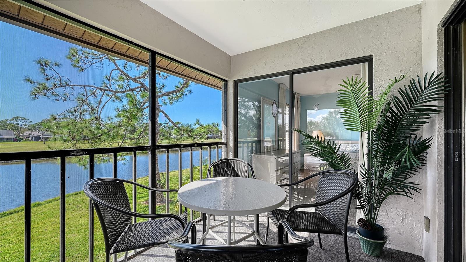 Image 11 of 51 For 2937 Taywood Meadows 32