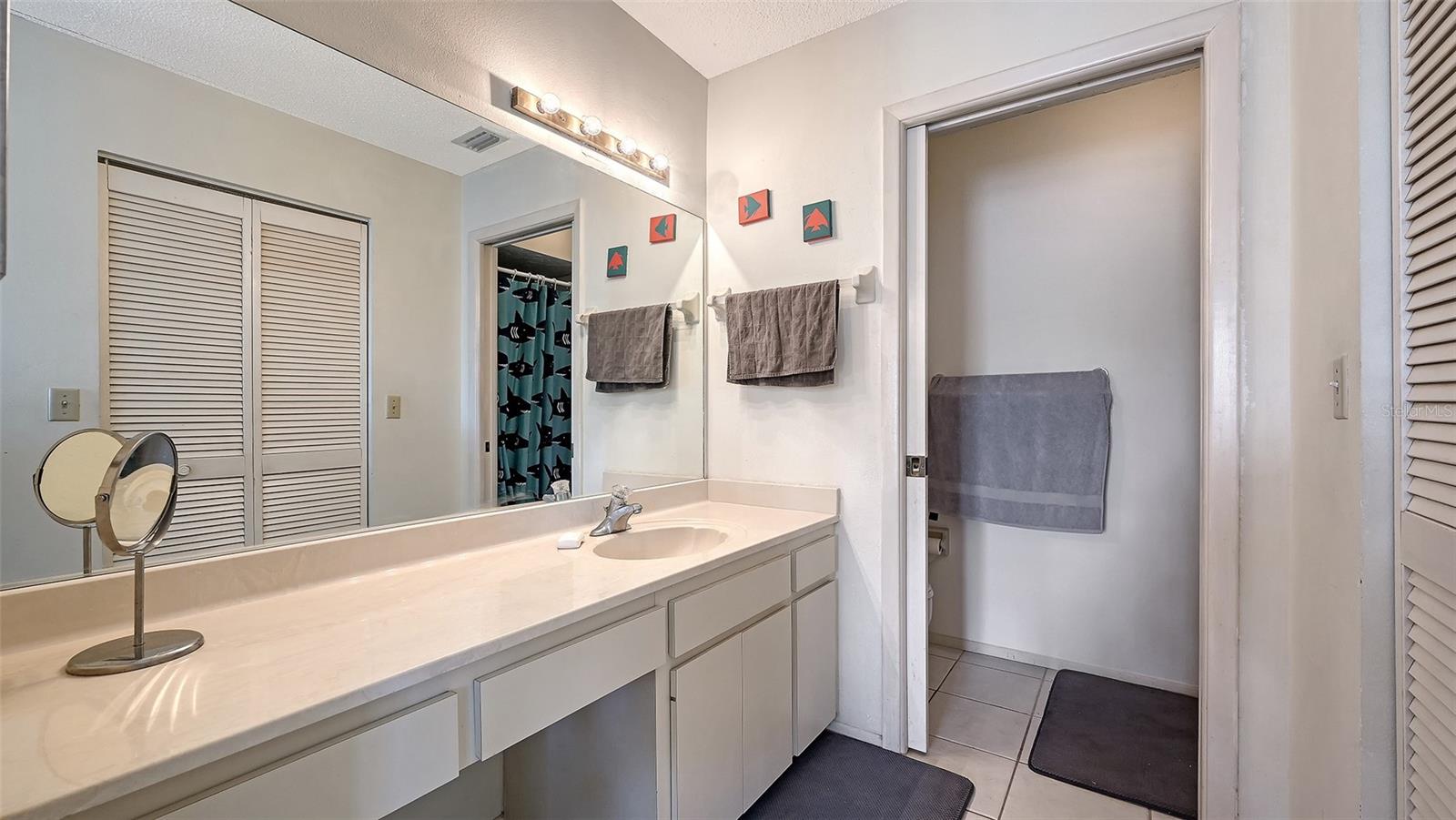 Image 20 of 51 For 2937 Taywood Meadows 32